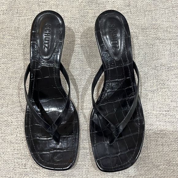 Schutz Sandal - Picture 2 of 4